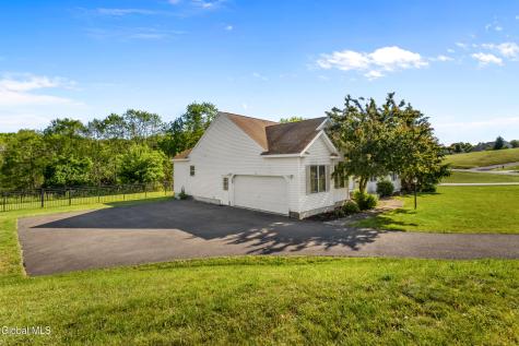 109 Abbey Road Poestenkill NY 12140