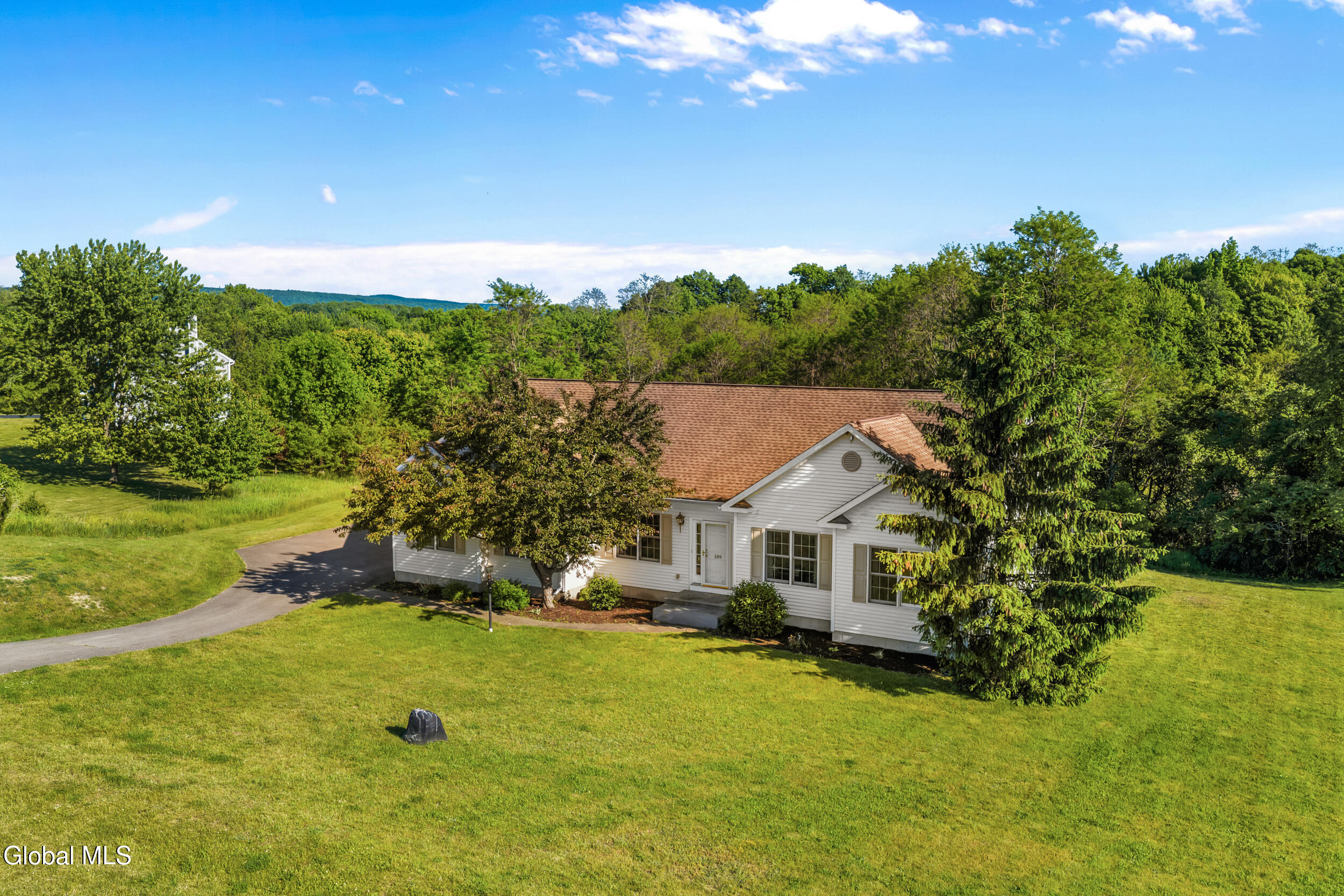 109 Abbey Road Poestenkill NY 12140