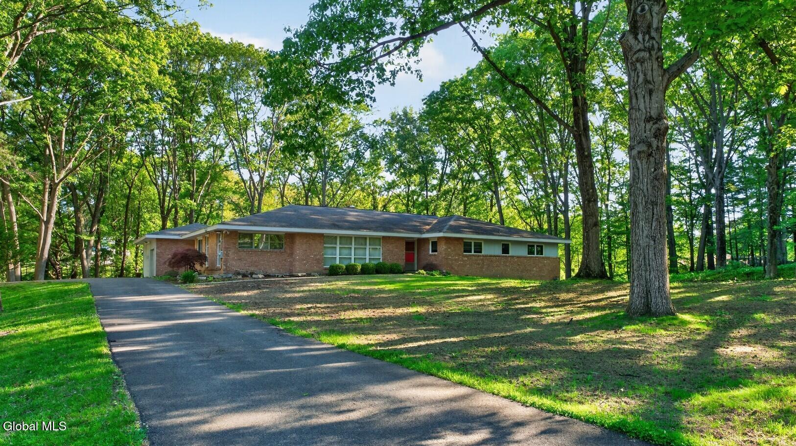 15 N Sage Hill Lane Menands NY 12204