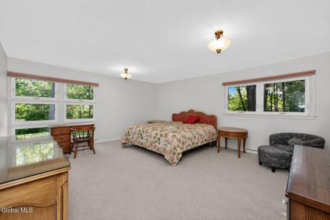 15 N Sage Hill Lane Menands NY 12204