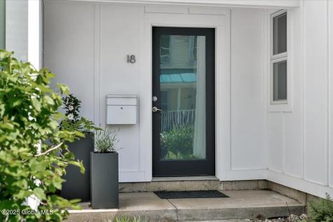 18 Granite Street Saratoga Springs NY 12866