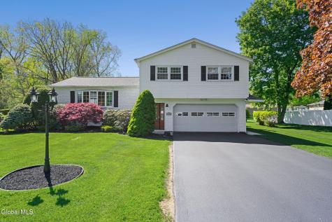 4 Country Fair Lane Glenville NY 12302