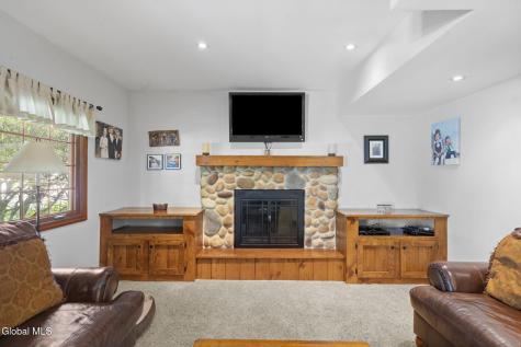 4 Country Fair Lane Glenville NY 12302