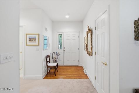 11 Conway Circle Loudonville NY 12211