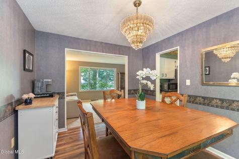 18 Pinehollow Drive Ballston Spa NY 12020