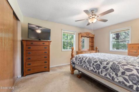 18 Pinehollow Drive Ballston Spa NY 12020