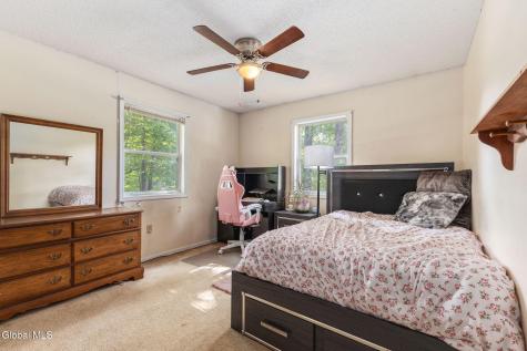 18 Pinehollow Drive Ballston Spa NY 12020