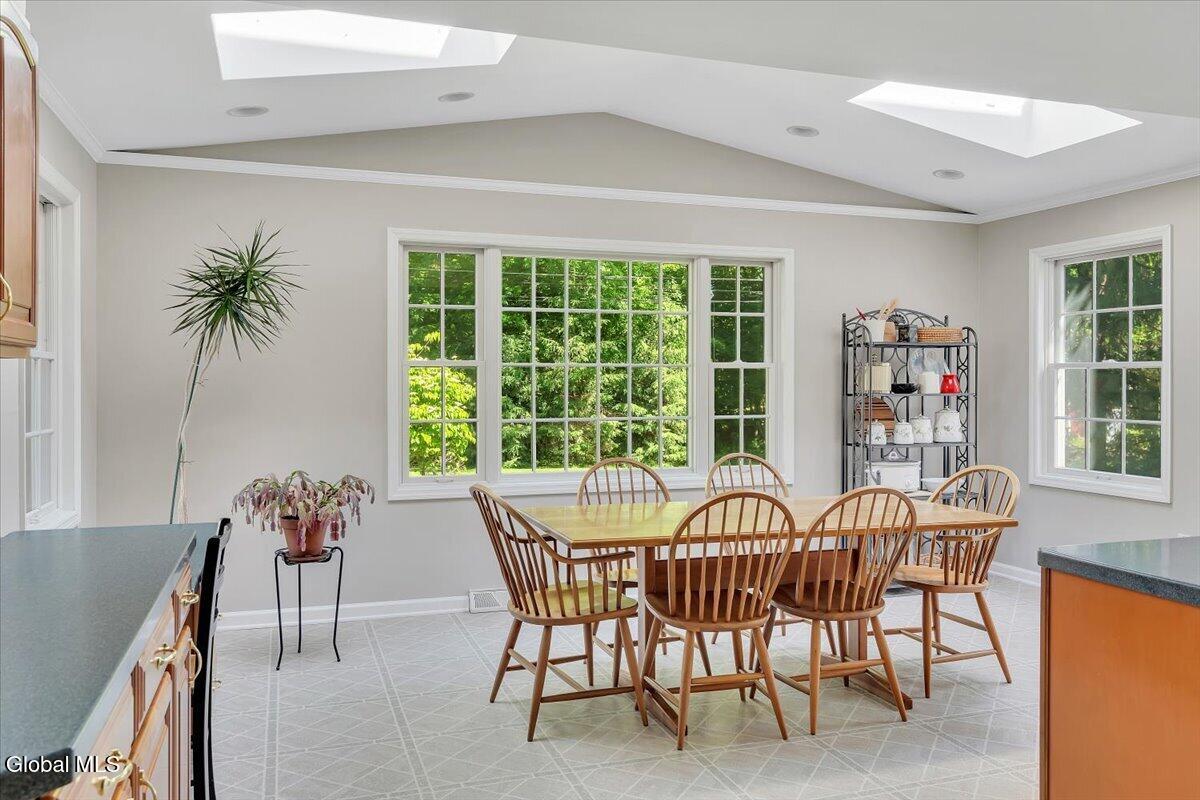 16 Longwood Drive Delmar NY 12054