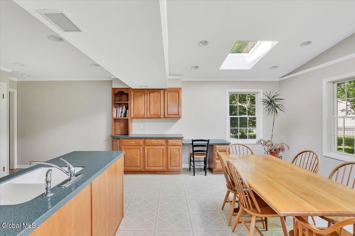 16 Longwood Drive Delmar NY 12054
