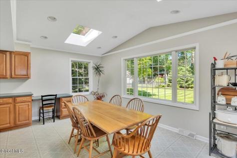 16 Longwood Drive Delmar NY 12054