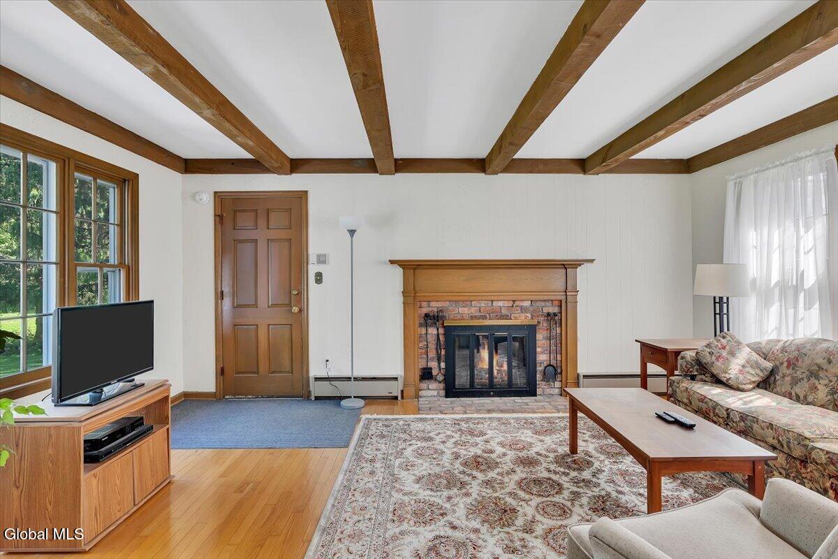 16 Longwood Drive Delmar NY 12054