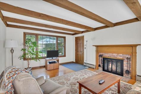 16 Longwood Drive Delmar NY 12054