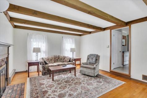 16 Longwood Drive Delmar NY 12054