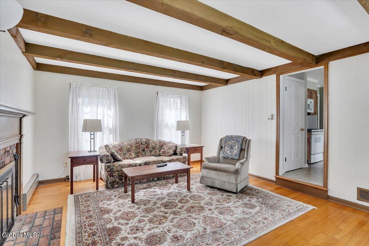 16 Longwood Drive Delmar NY 12054