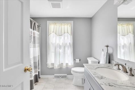 16 Longwood Drive Delmar NY 12054