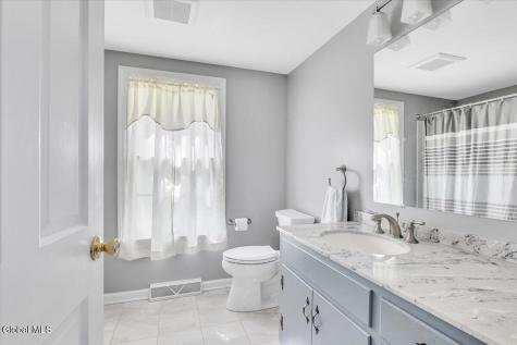 16 Longwood Drive Delmar NY 12054