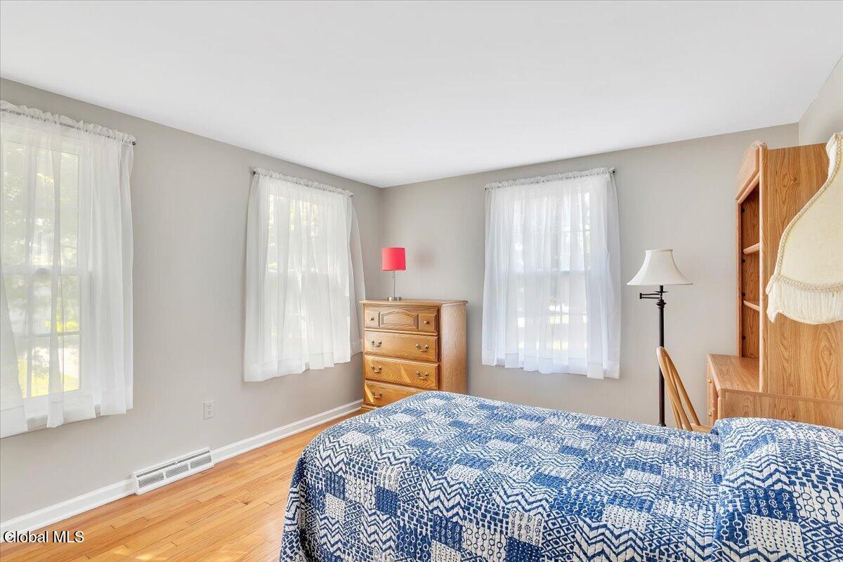 16 Longwood Drive Delmar NY 12054