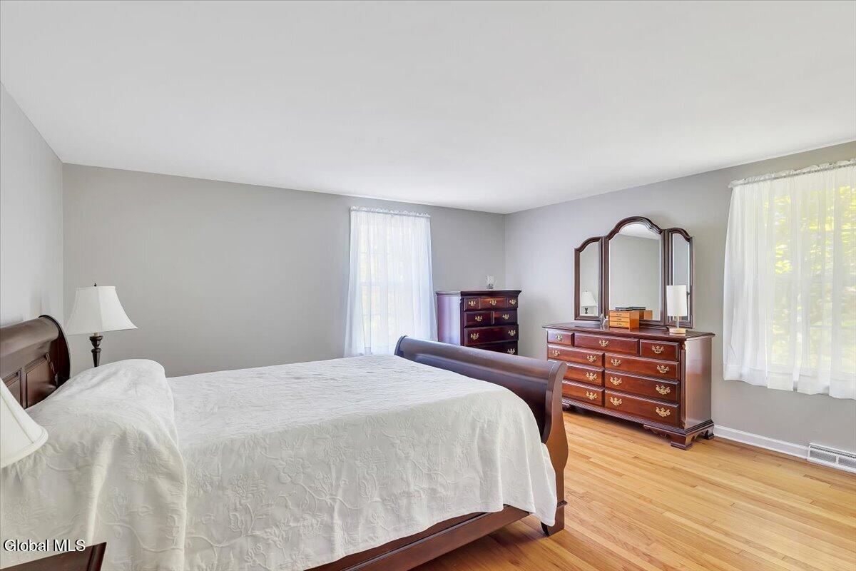 16 Longwood Drive Delmar NY 12054