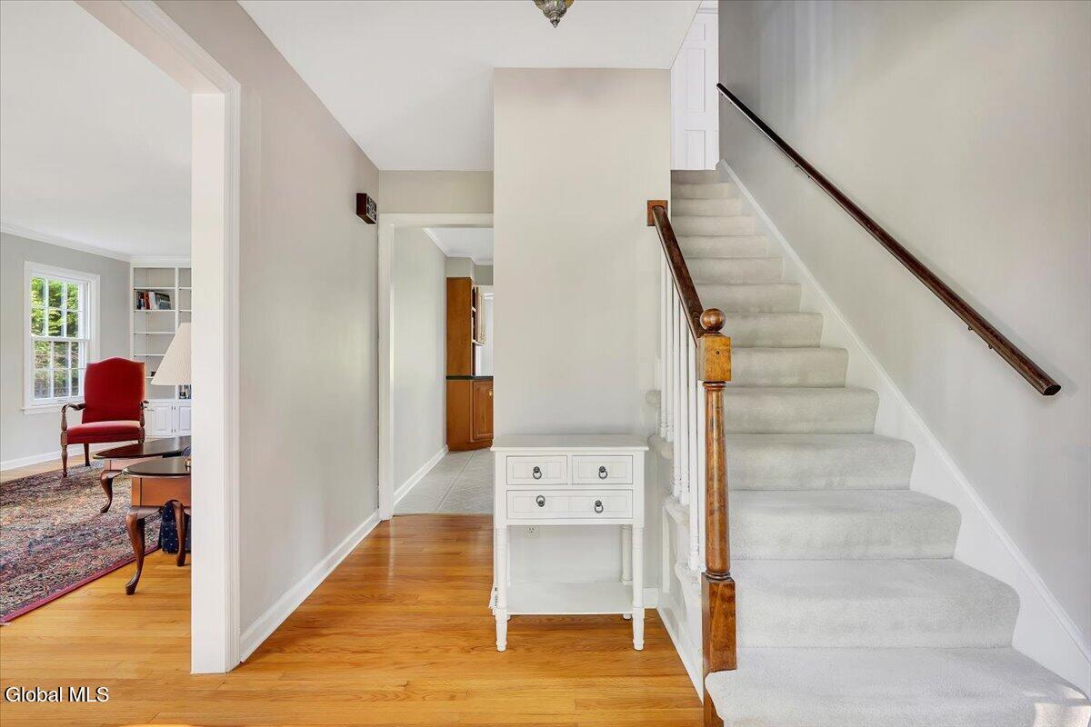 16 Longwood Drive Delmar NY 12054