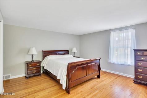 16 Longwood Drive Delmar NY 12054