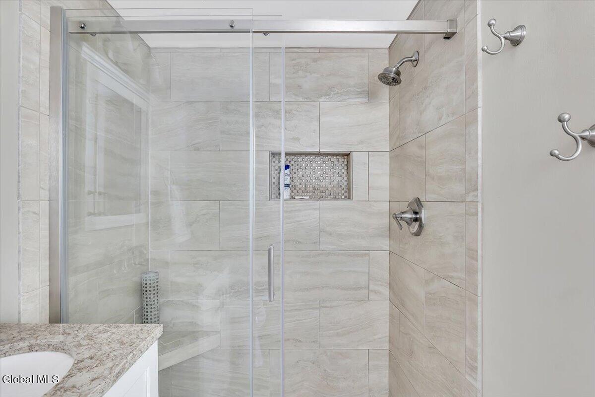 16 Longwood Drive Delmar NY 12054