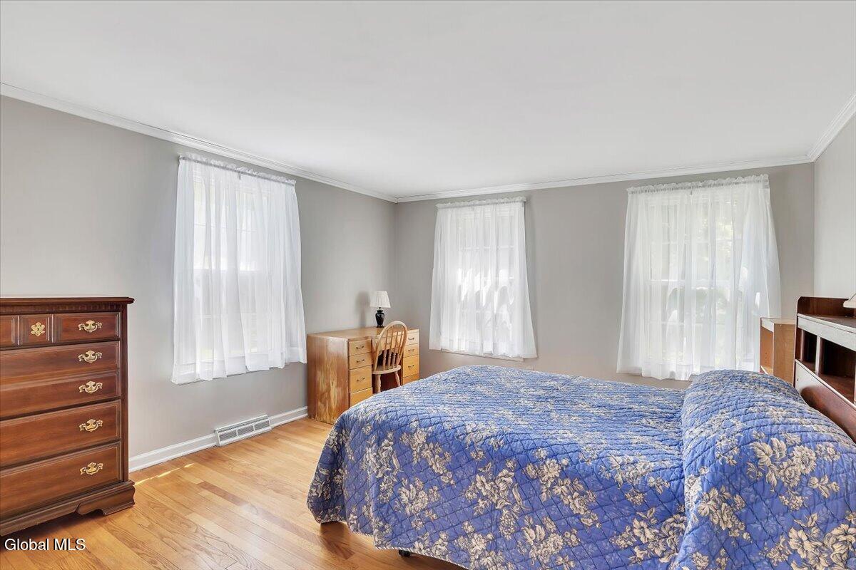 16 Longwood Drive Delmar NY 12054