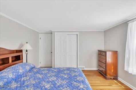 16 Longwood Drive Delmar NY 12054