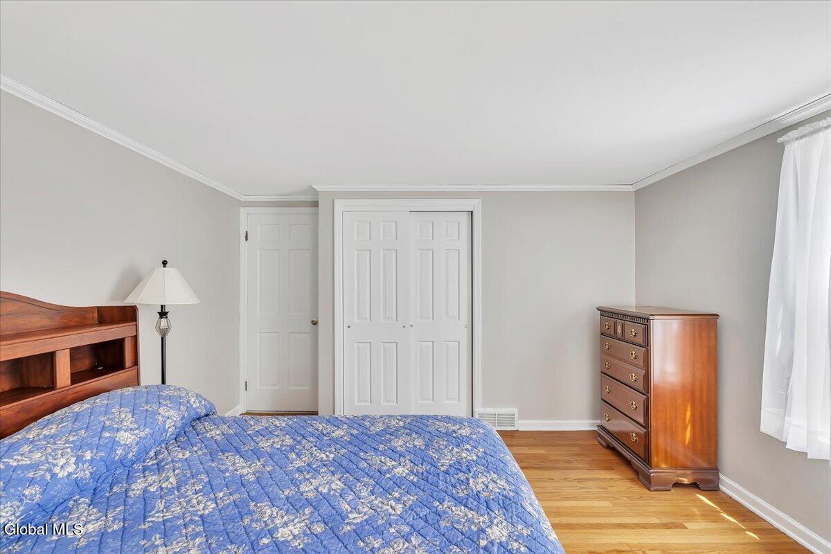 16 Longwood Drive Delmar NY 12054