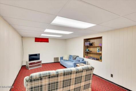 16 Longwood Drive Delmar NY 12054