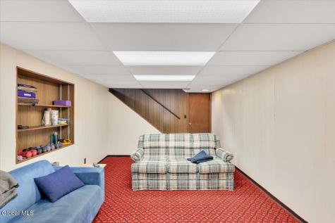 16 Longwood Drive Delmar NY 12054