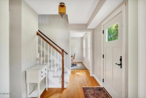 16 Longwood Drive Delmar NY 12054
