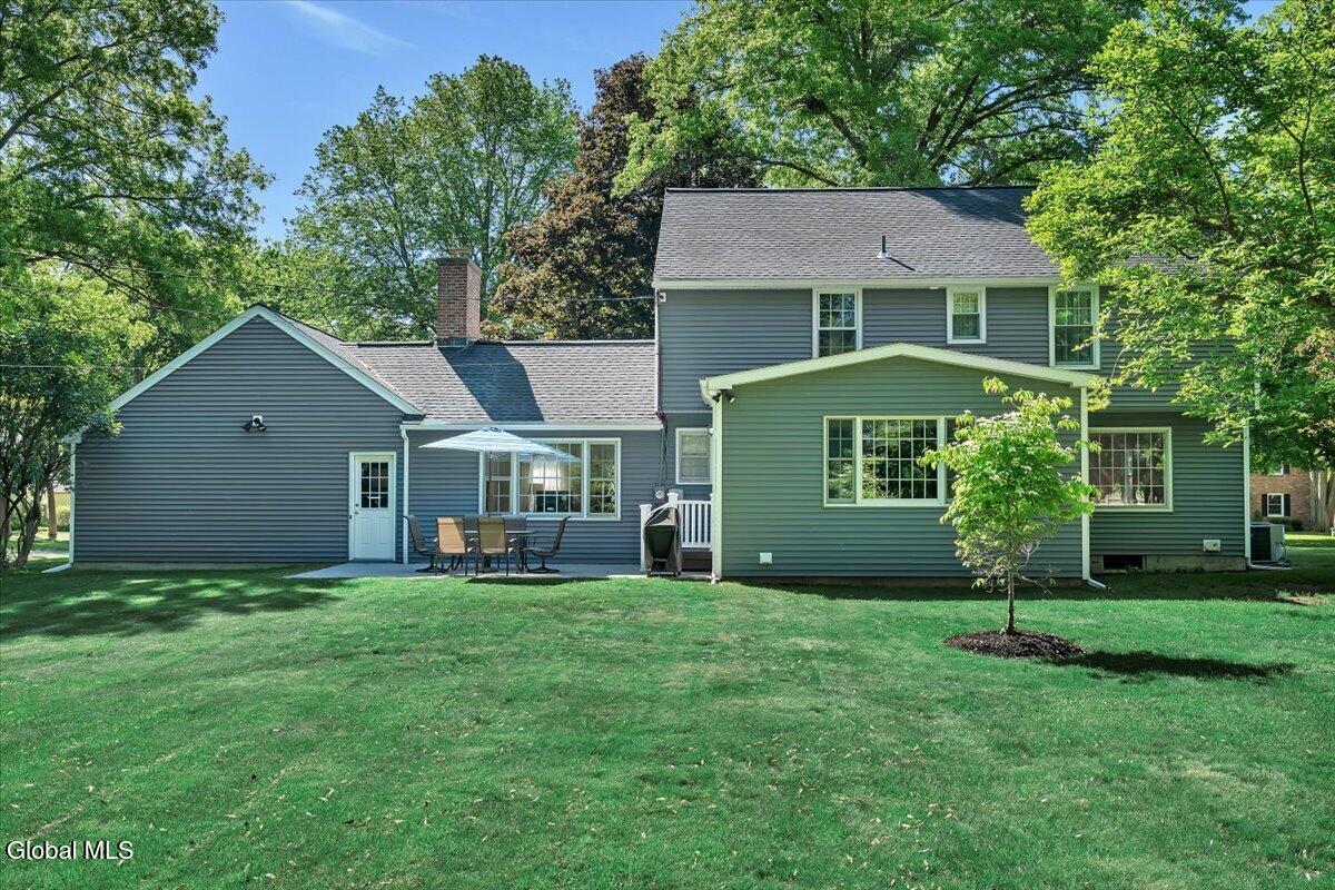 16 Longwood Drive Delmar NY 12054