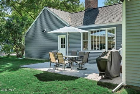 16 Longwood Drive Delmar NY 12054