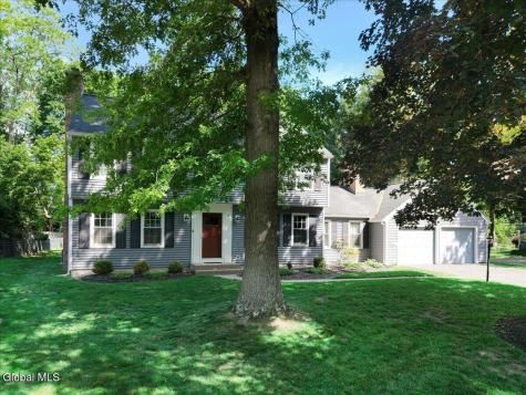 16 Longwood Drive Delmar NY 12054