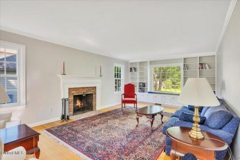 16 Longwood Drive Delmar NY 12054