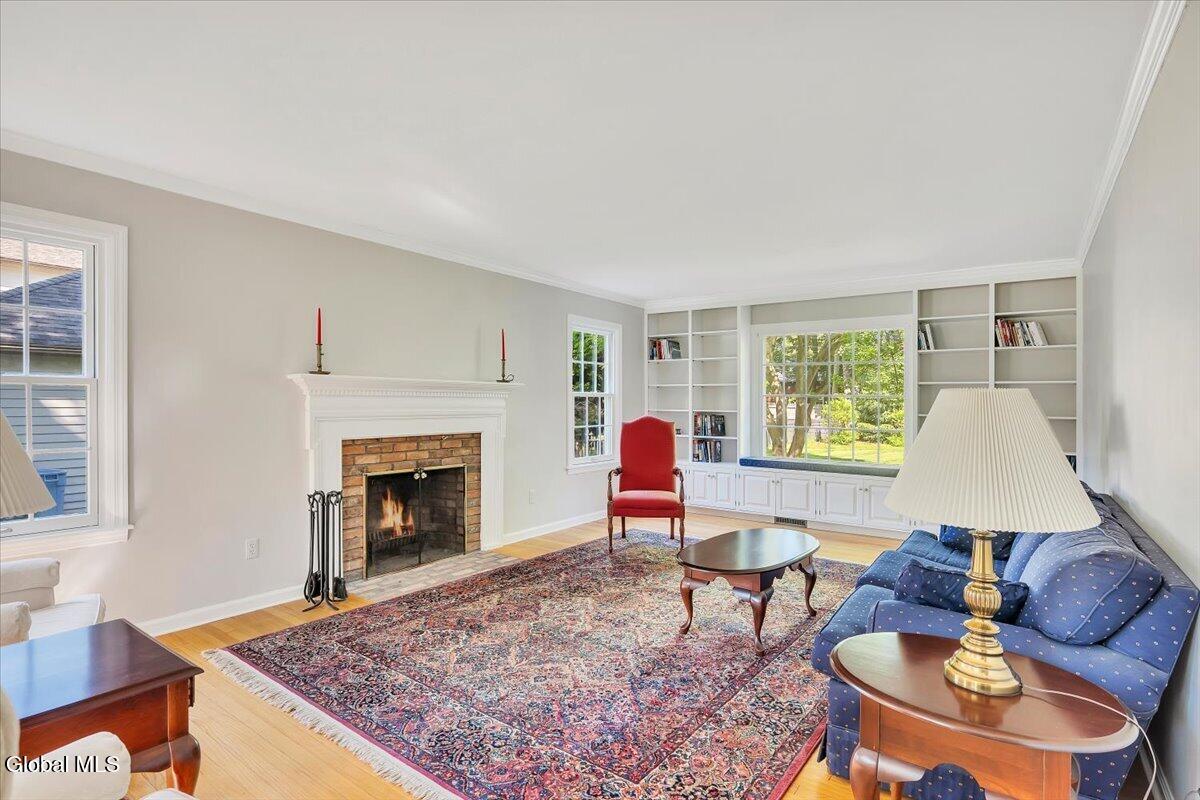 16 Longwood Drive Delmar NY 12054