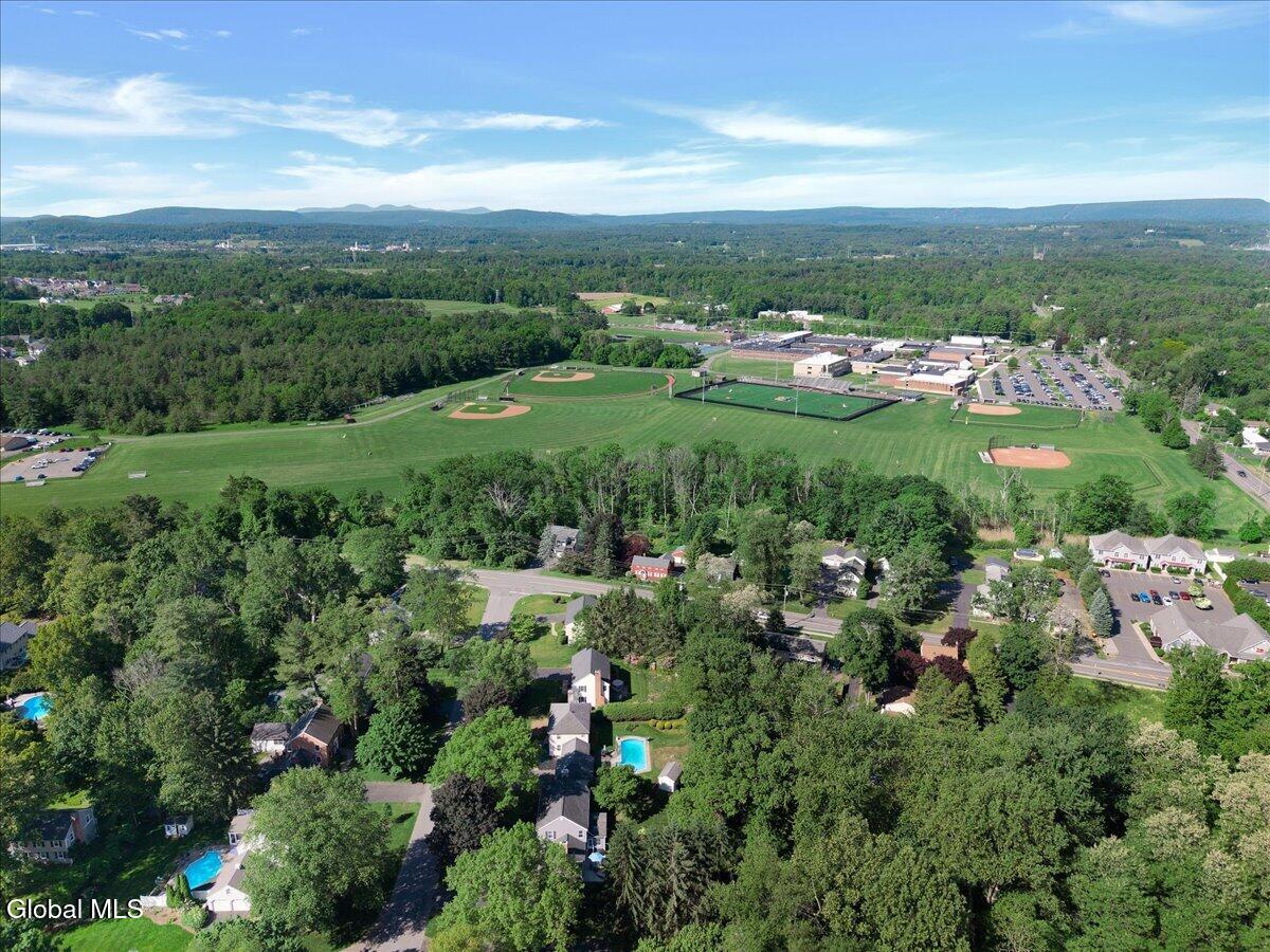 16 Longwood Drive Delmar NY 12054