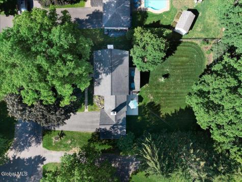 16 Longwood Drive Delmar NY 12054