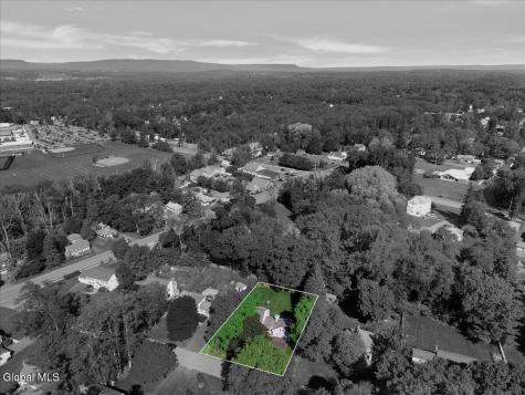 16 Longwood Drive Delmar NY 12054