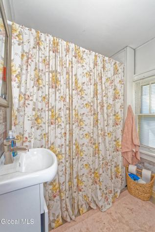 139 5th Avenue Gloversville NY 12078