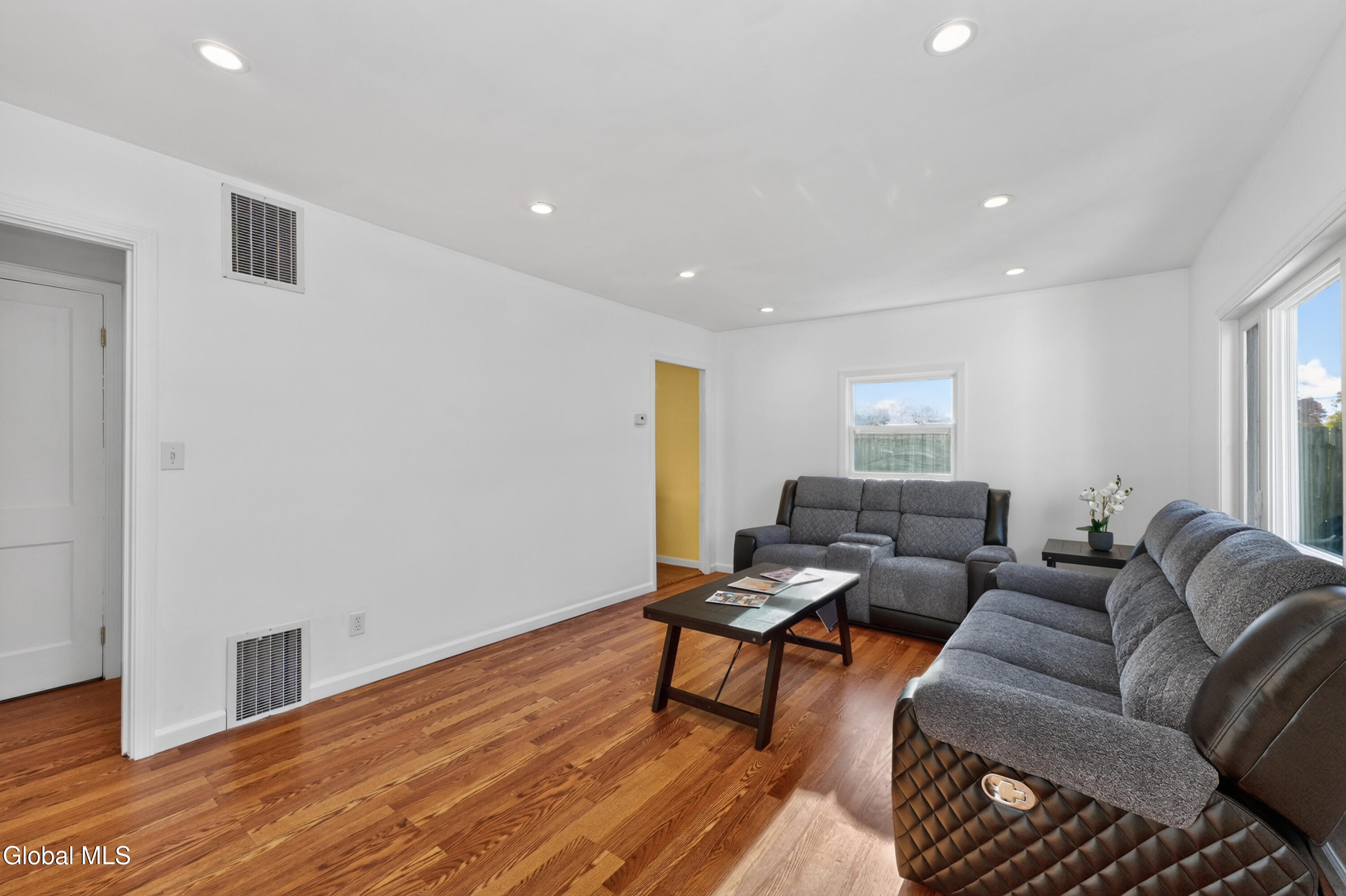 10 Harriet Street Colonie NY 12205