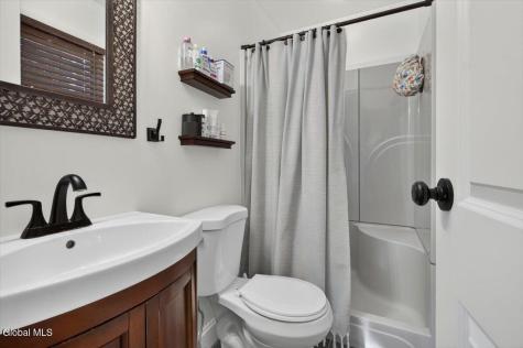 25 Patricia Lane Rexford NY 12148