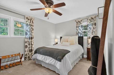 25 Patricia Lane Rexford NY 12148