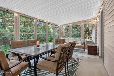 25 Patricia Lane Rexford NY 12148