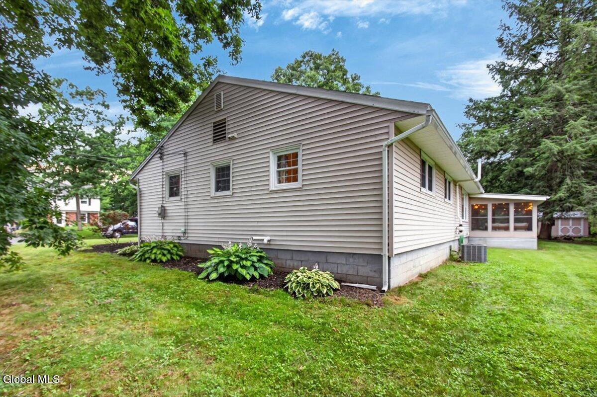 25 Patricia Lane Rexford NY 12148