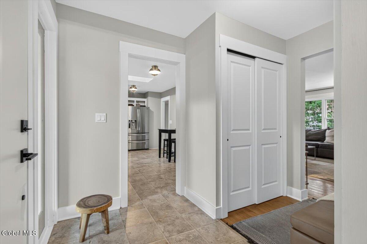 25 Patricia Lane Rexford NY 12148