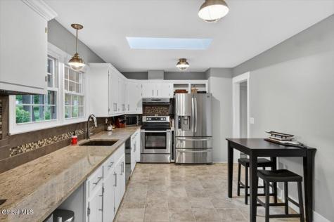 25 Patricia Lane Rexford NY 12148