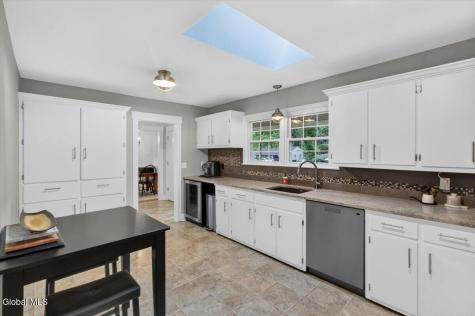 25 Patricia Lane Rexford NY 12148