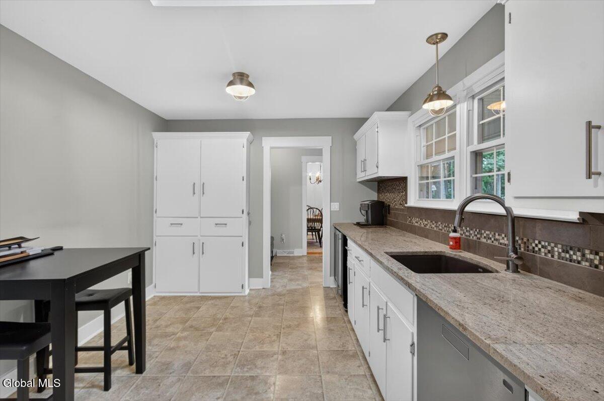 25 Patricia Lane Rexford NY 12148