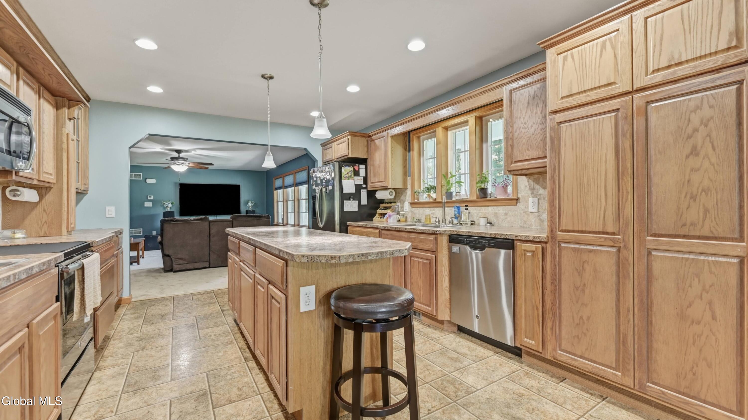 184 Hillview Road Gloversville NY 12078